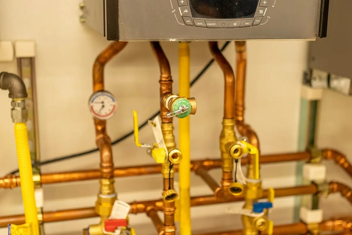 Licensed technician providing Emergency Plumbing for a homeowner in Largo